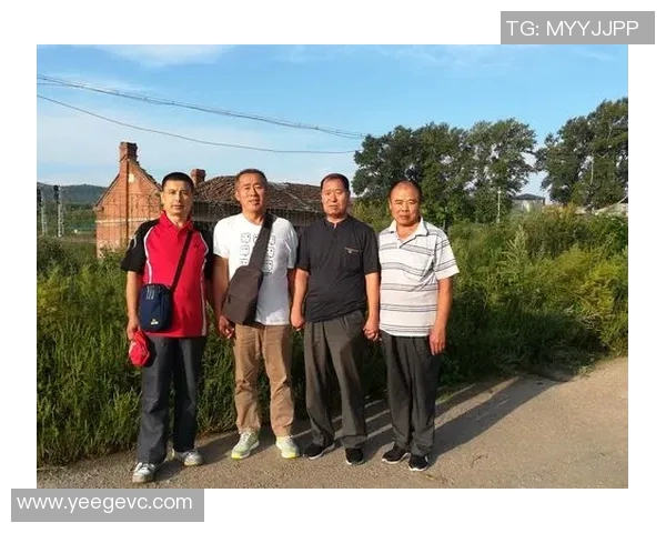 小宇终于见到足球明星了,激动心情难以言表的奇妙经历